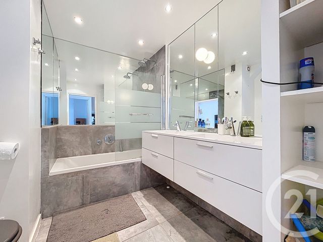 Afficher la photo en grand Appartement F3 à vendre - 3 pièces - 77,53 m2 - Boulogne Billancourt - 92 - ILE-DE-FRANCE