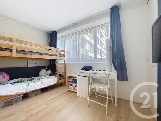 Afficher la photo en grand Appartement F3 à vendre - 3 pièces - 77,53 m2 - Boulogne Billancourt - 92 - ILE-DE-FRANCE