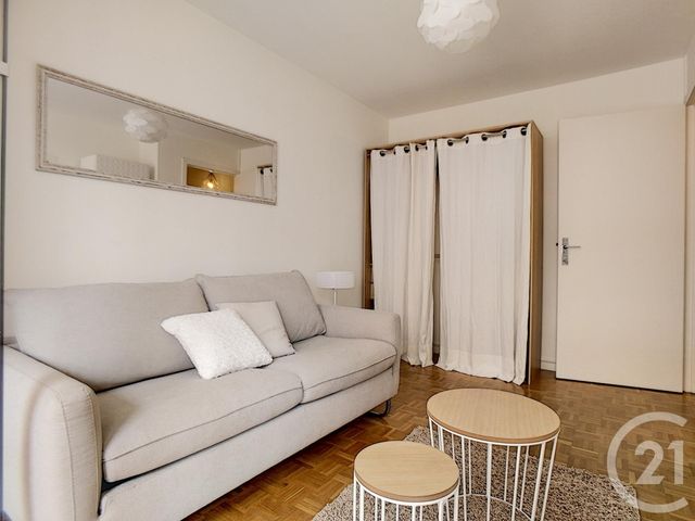 Afficher la photo en grand Appartement Studio à louer - 1 pièce - 26,79 m2 - Boulogne Billancourt - 92 - ILE-DE-FRANCE