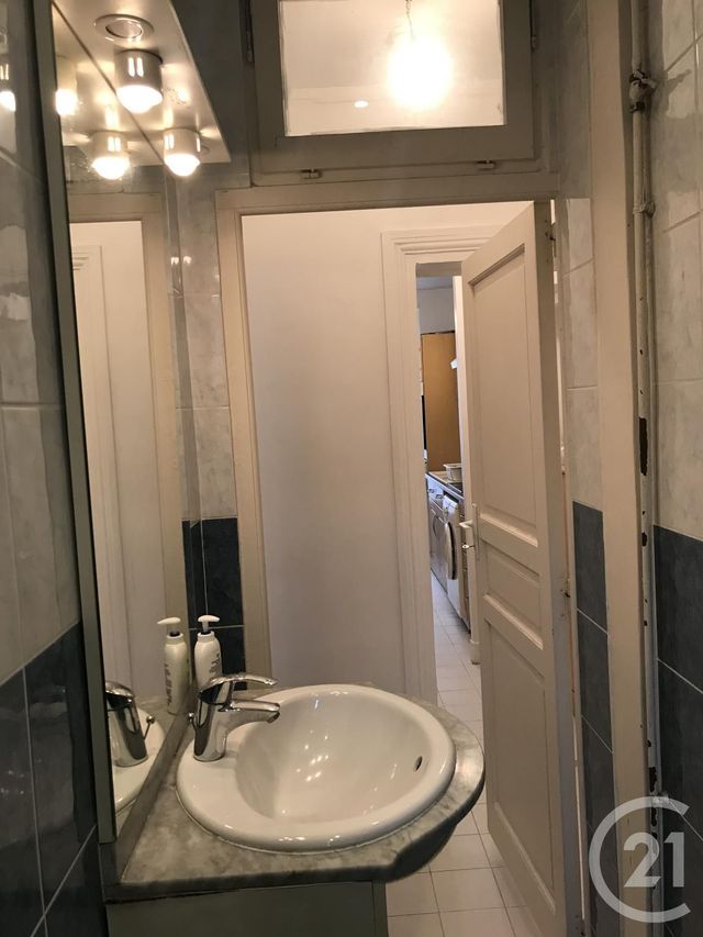Appartement T2 à louer - 2 pièces - 42,81 m2 - Montrouge - 92 - ILE-DE-FRANCE