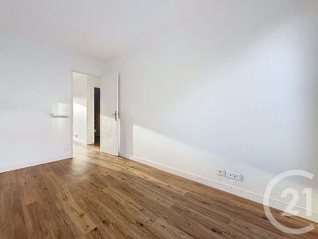 Appartement T3 &agrave; louer - 3 pi&egrave;ces - 56,18 m2 - Rueil Malmaison - 92 - ILE-DE-FRANCE