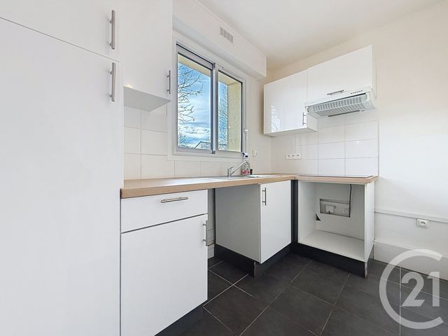 Appartement T3 &agrave; louer - 3 pi&egrave;ces - 56,18 m2 - Rueil Malmaison - 92 - ILE-DE-FRANCE