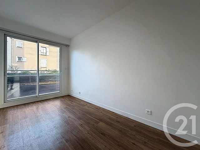 Appartement T3 &agrave; louer - 3 pi&egrave;ces - 56,18 m2 - Rueil Malmaison - 92 - ILE-DE-FRANCE