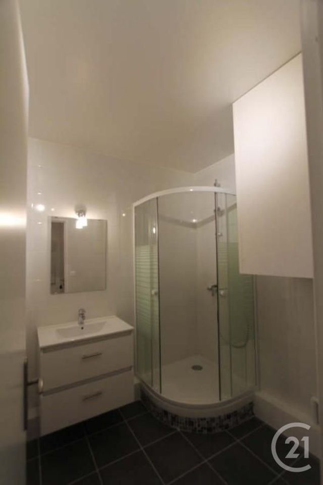 Appartement T3 à louer - 3 pièces - 56,18 m2 - Rueil Malmaison - 92 - ILE-DE-FRANCE