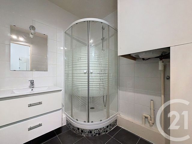 Appartement T3 &agrave; louer - 3 pi&egrave;ces - 56,18 m2 - Rueil Malmaison - 92 - ILE-DE-FRANCE