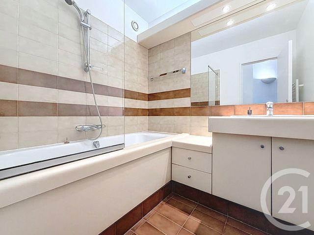 Appartement T4 &agrave; louer - 4 pi&egrave;ces - 105,87 m2 - Paris - 75015 - ILE-DE-FRANCE