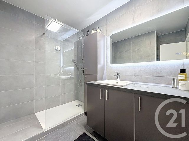 Appartement T3 &agrave; louer - 3 pi&egrave;ces - 65,73 m2 - Neuilly Sur Seine - 92 - ILE-DE-FRANCE