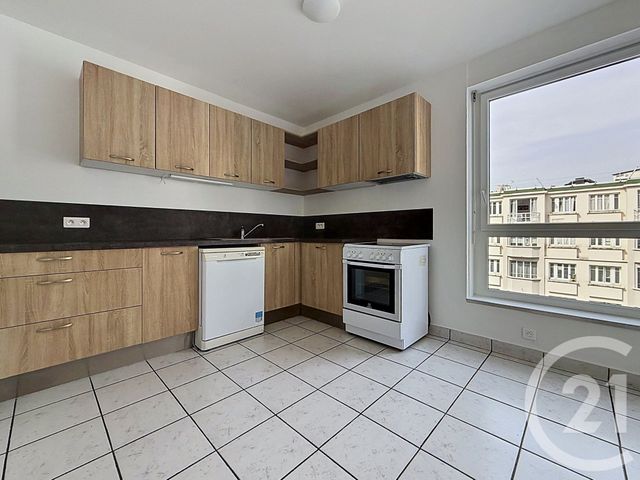Appartement T3 &agrave; louer - 3 pi&egrave;ces - 84,70 m2 - Courbevoie - 92 - ILE-DE-FRANCE