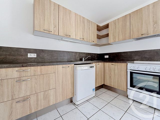Appartement T3 &agrave; louer - 3 pi&egrave;ces - 84,70 m2 - Courbevoie - 92 - ILE-DE-FRANCE