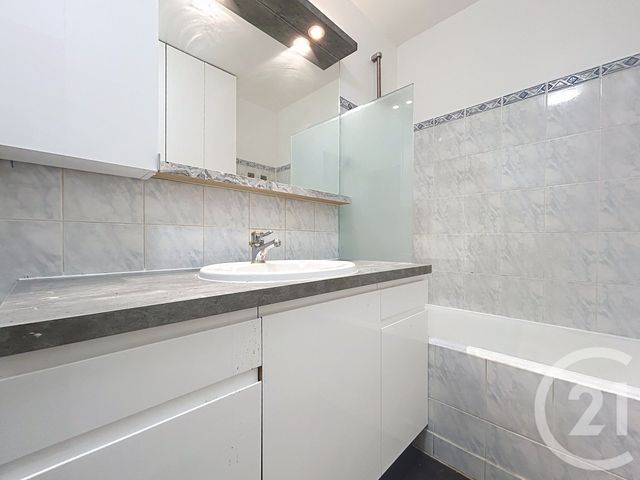 Appartement T2 &agrave; louer - 2 pi&egrave;ces - 49,16 m2 - Issy Les Moulineaux - 92 - ILE-DE-FRANCE